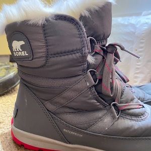 Sorel size 9.5 winter boots (waterproof)